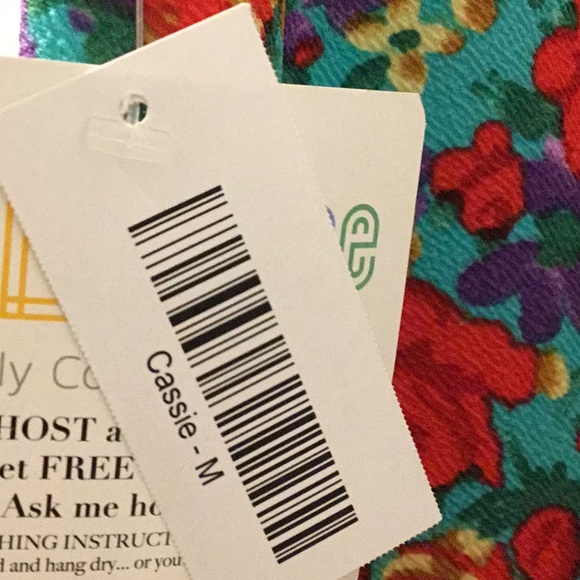 LuLARoe medium floral Cassie - Picture 2 of 2